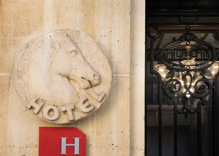 Ares Eiffel Hotel