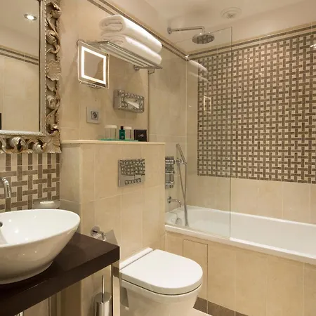Ares Eiffel Hotel