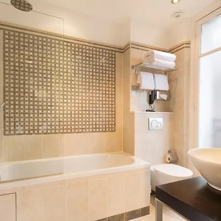 Ares Eiffel Hotel 4*