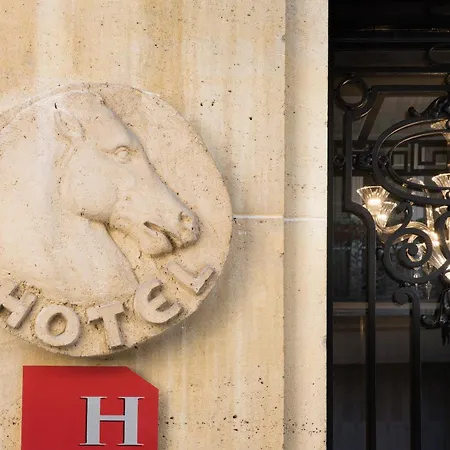 Ares Eiffel Hotel