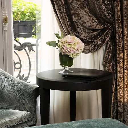 아레스 에펠 파리