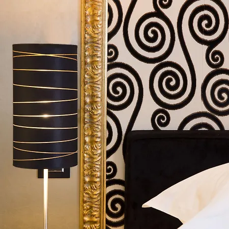 호텔 아레스 에펠 4*