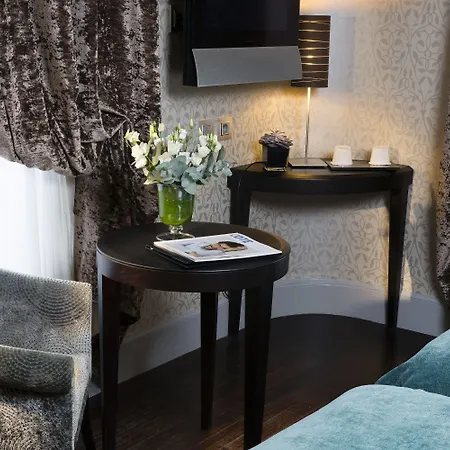 아레스 에펠 호텔 파리