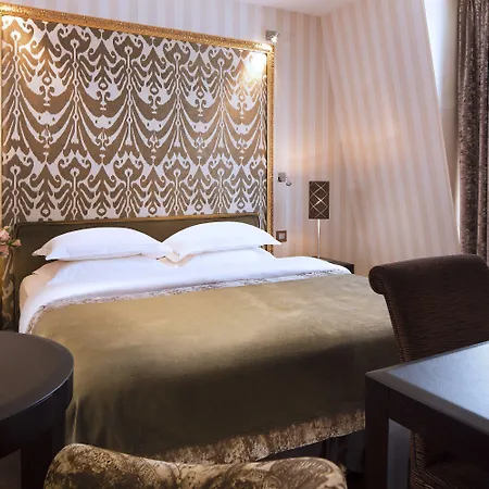 Hotel Ares Eiffel 4*