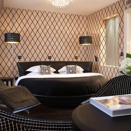 战神艾菲尔酒店