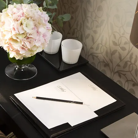 아레스 에펠 호텔