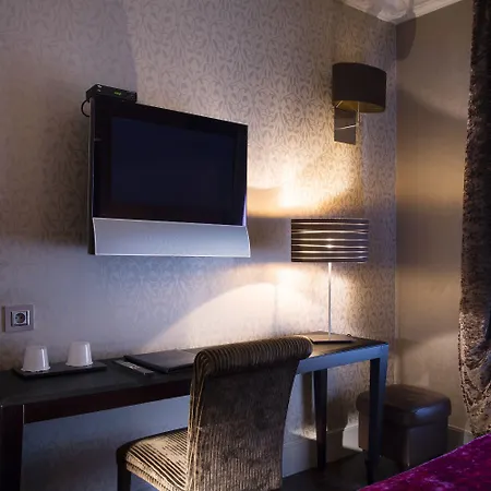 Ares Eiffel Szálloda 4*