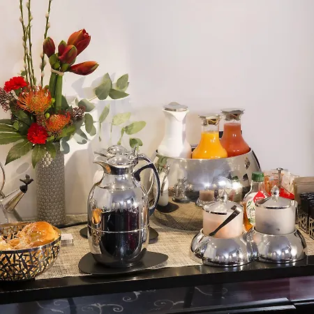 Ares Eiffel 4* Paris