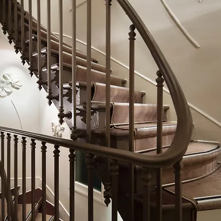 아레스 에펠 4* 파리