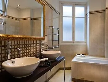 Ares Eiffel Hotel 4*