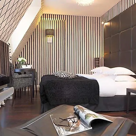 Ξενοδοχείο Ares Eiffel 4*