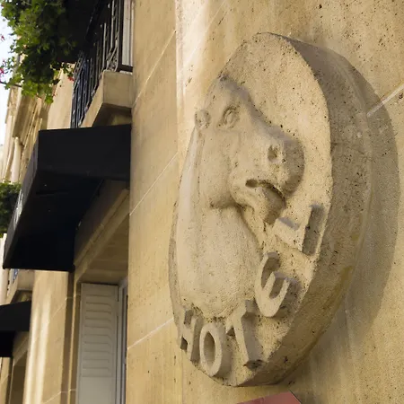 Ares Eiffel Hotel
