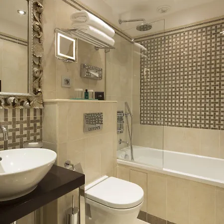 Ares Eiffel Hotel 4*