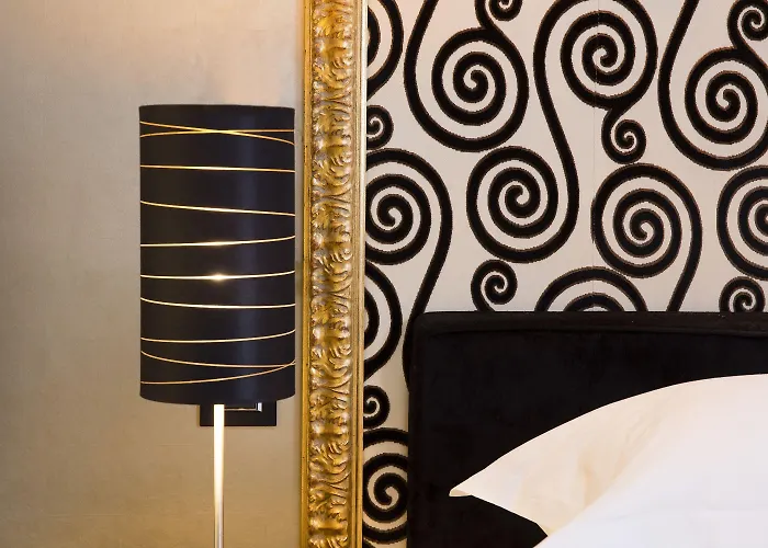 Hotel Ares Eiffel 4*