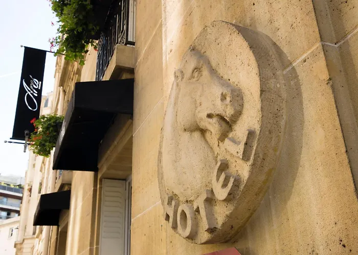Ares Eiffel 4* Paris