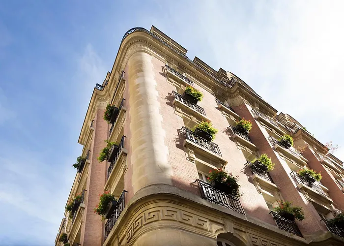 Ares Eiffel Hotel 4*