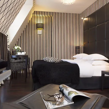 Ares Eiffel Otel 4*